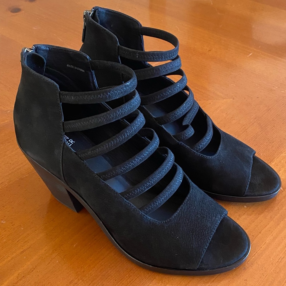 🦋SPRING SALE🦋 Eileen Fisher Peep Toe Sandal
